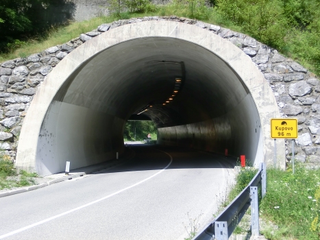 Tunnel routier de Kupovo