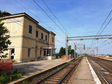 Sommacampagna-Sona Station