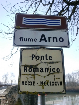 Buriano Bridge road signs