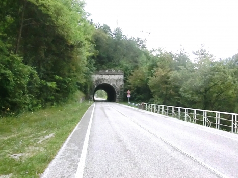 Tunnel Sasso Tagliato