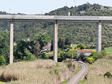 Rio Mascari-Talbrücke