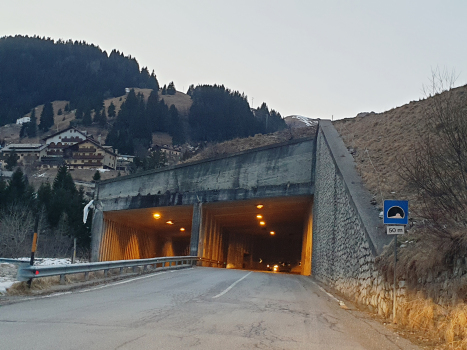 Sponda Tunnel lower portal (on the right) and Cambrembo branch eastern portal