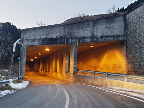 Sponda Tunnel lower portal (on the right) and Cambrembo branch eastern portal