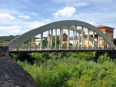 Nouveau pont sur le Belbo