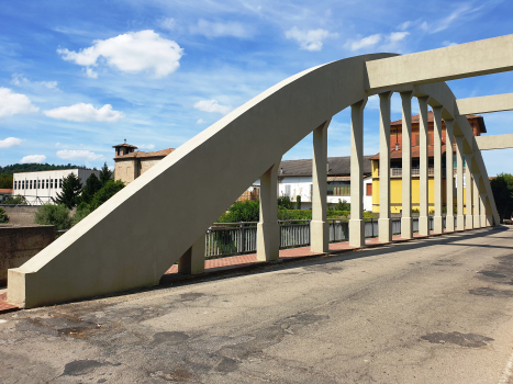 Nouveau pont sur le Belbo