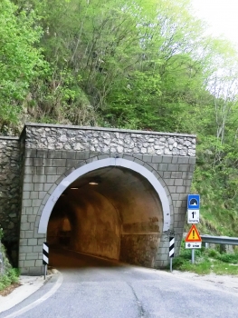 Tunnel du premier virage en lacet de la Strada die Cento Giorni