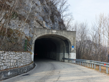Costa del Vento-Tunnel