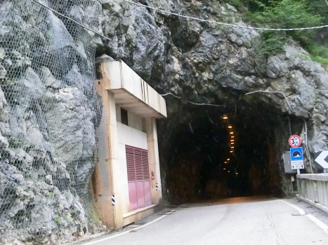 Tunnel du barrage de Maina
