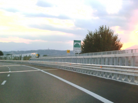 Straßenbrücke Longhella