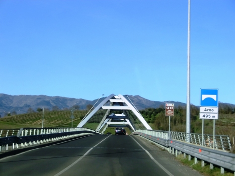 Pont de la SS69 sur l'Arno
