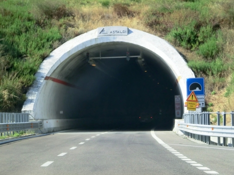Manche di Castello Tunnel southern portal