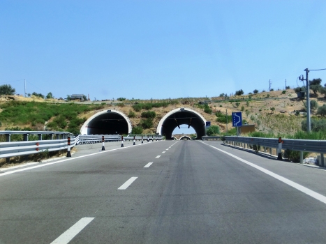 Carbone I Tunnel western portals