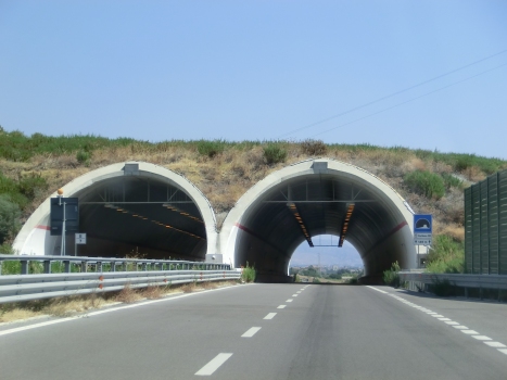 Carbone III Tunnel western portals