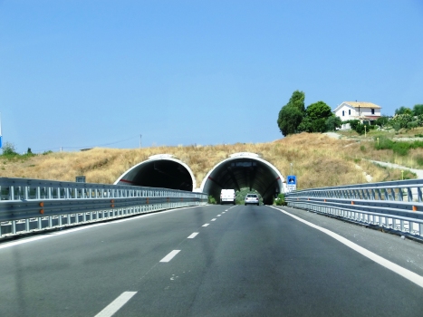Romanò Tunnel eastern portals