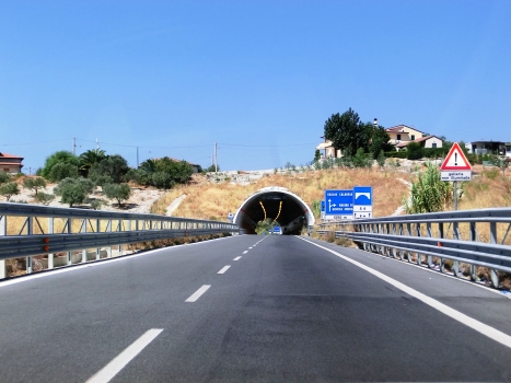 Schiavo I Tunnel eastern portals