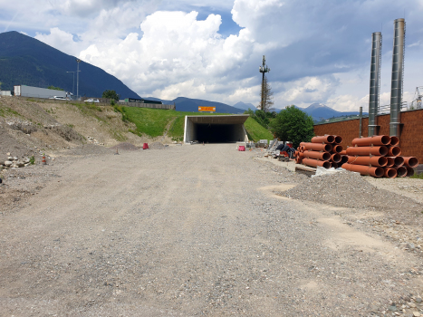 Autogrill Tunnel southern portal