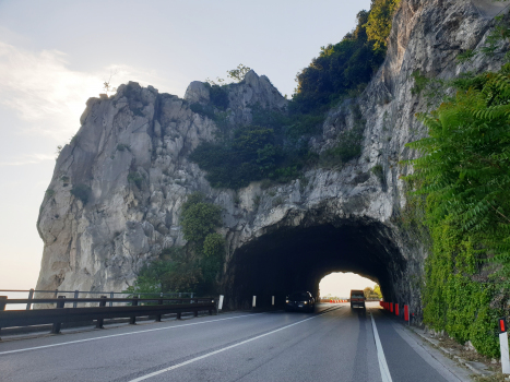 Falesia Tunnel