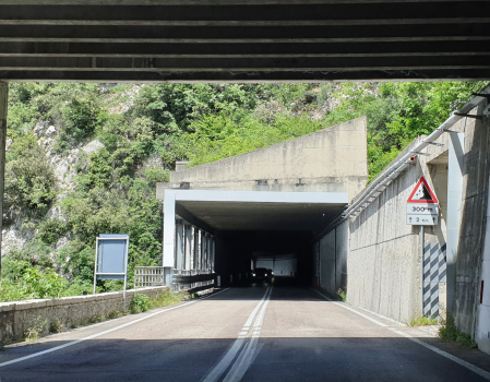 Confine Provinciale-Tunnel