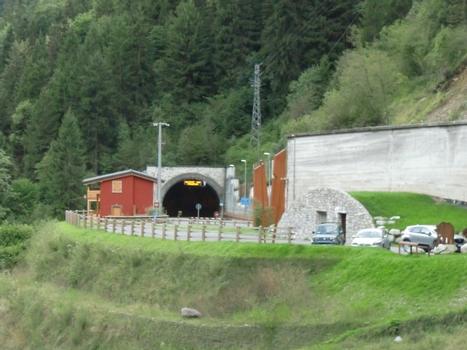 Visolo Tunnel, Capanne Tunnel