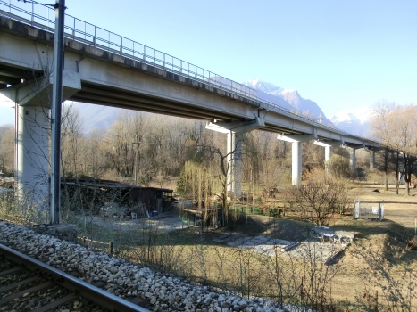 Hochstraßenbrücke über den Toce