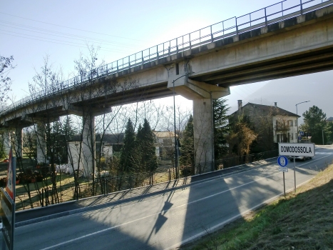 Hochstraßenbrücke über den Toce