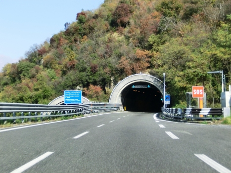 Dorio Tunnel southern portals