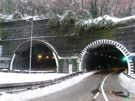 Valsassina Tunnel, via Tonio da Belledo portals