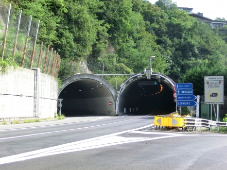 Bersaglio Tunnel northern portal (on the left) and Costa Volpino southern portal