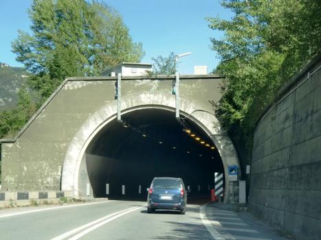 La Mano tunnel southern portal