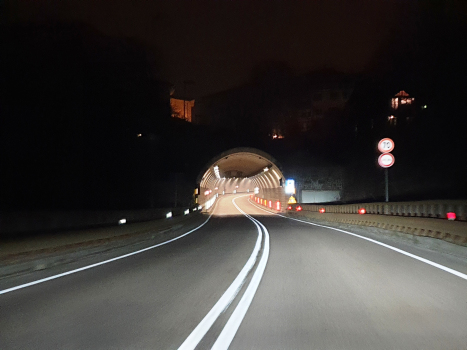 Corona-Tunnel