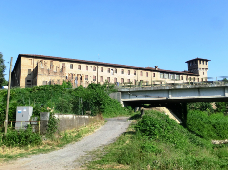 Oglio Bridge shoulder and Pontevico Castle