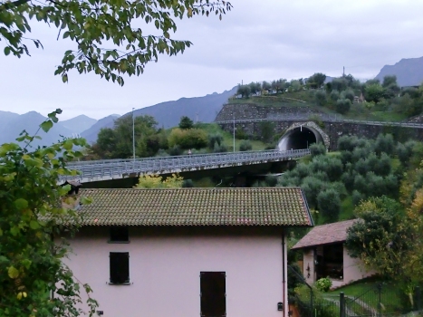 Le Valli Viaduct and San Fermo Tunnel southern portal