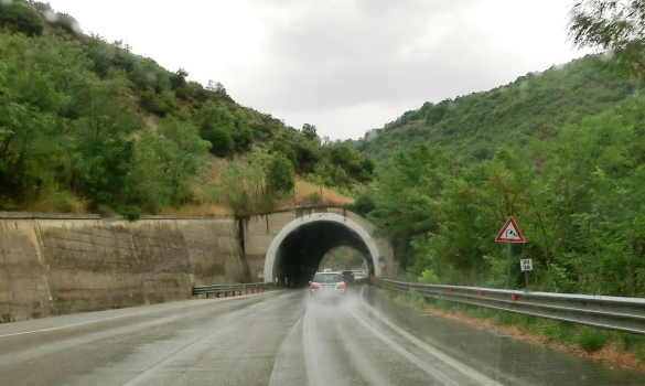 Panni Caldi Tunnel western portal