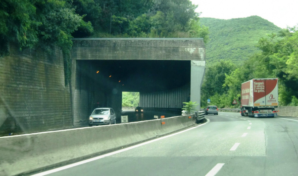 Tunnel San Pellegrino 2