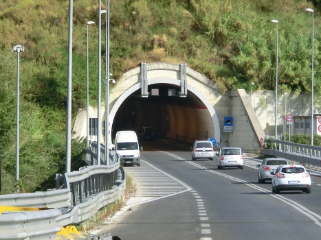 I Pianacci Tunnel southern portal
