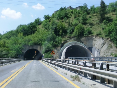 Old and new Gattuccio Tunnel northern portals