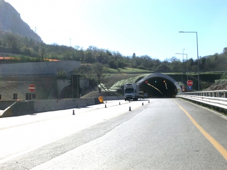 Valtreara Tunnel (on the left the older tube under refurbishment) northern portals