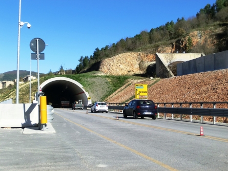 Valtreara Tunnel (on the right the older tube under refurbishment) southern portals