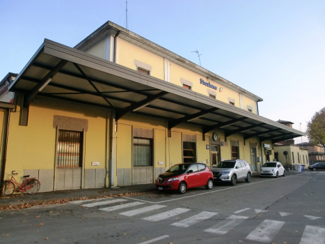 Suzzara Station