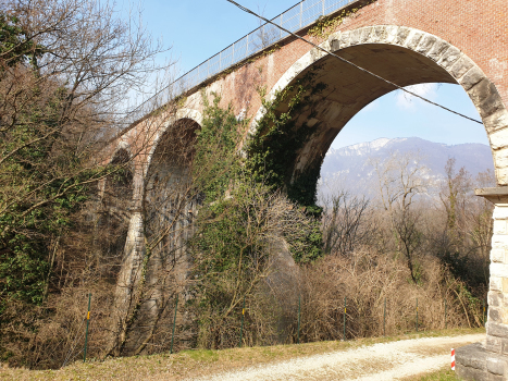 Eisenbahnbrücke über den Rio dell'Orco di Val Brantegnan