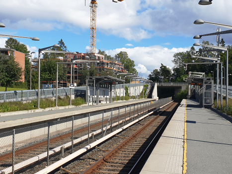 Gjønnes T-bane Station