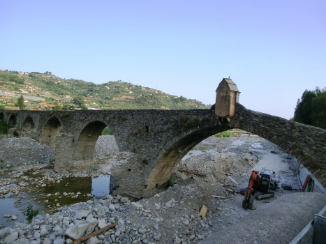 Romanische Brücke Taggia