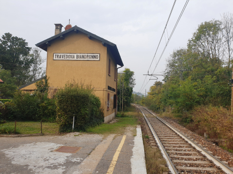 Travedona-Biandronno Station