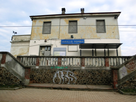 Varallo Pombia Station