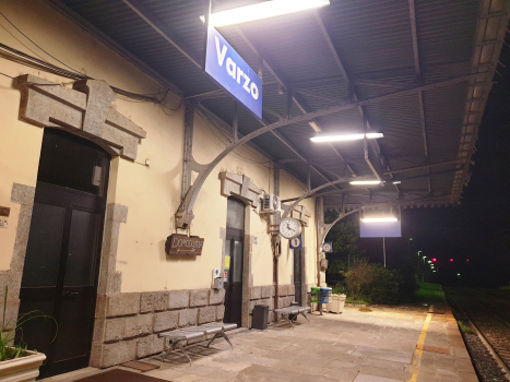 Varzo Station