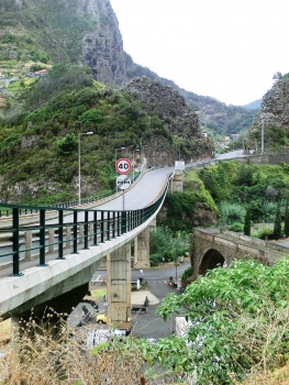 Primero de Julho Bridge and old Faial Bridge