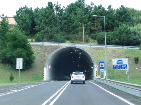 Rocha do Navio Tunnel eastern portal