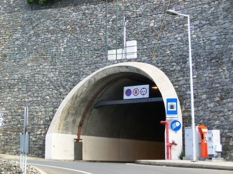 Madalena do Mar - Arco da Calheta Tunnel western portal