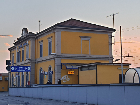 Verdello-Dalmine Station