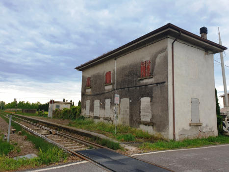 Bahnhof Villa d'Adige